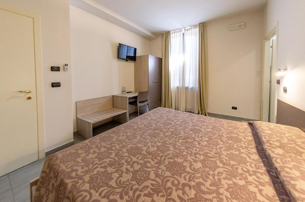 La Stazione Camere Caffe Castiglione Delle Stiviere Exterior foto
